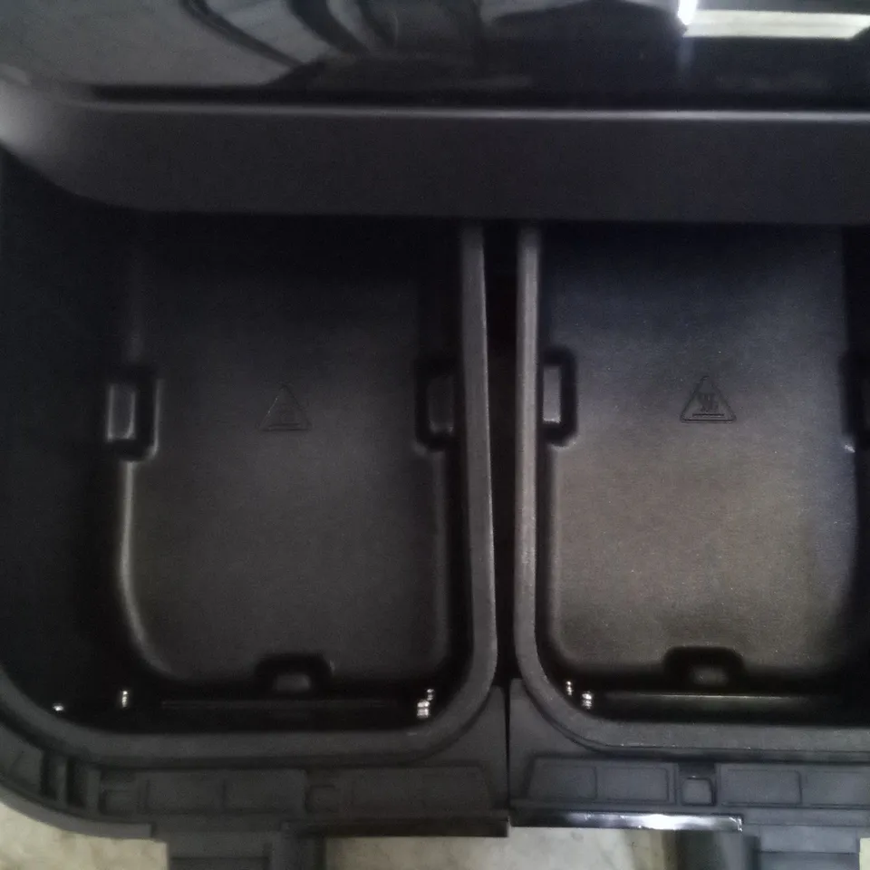 BOXED INSTANT VORTEX 8 IN 1 PLUS DOUBLE AIR FRYER 7.6L 