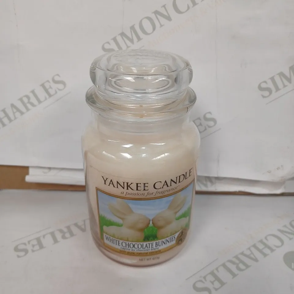 YANKEE CANDLE WHITE CHOCOLATE BUNNIES CANDLE - 623G