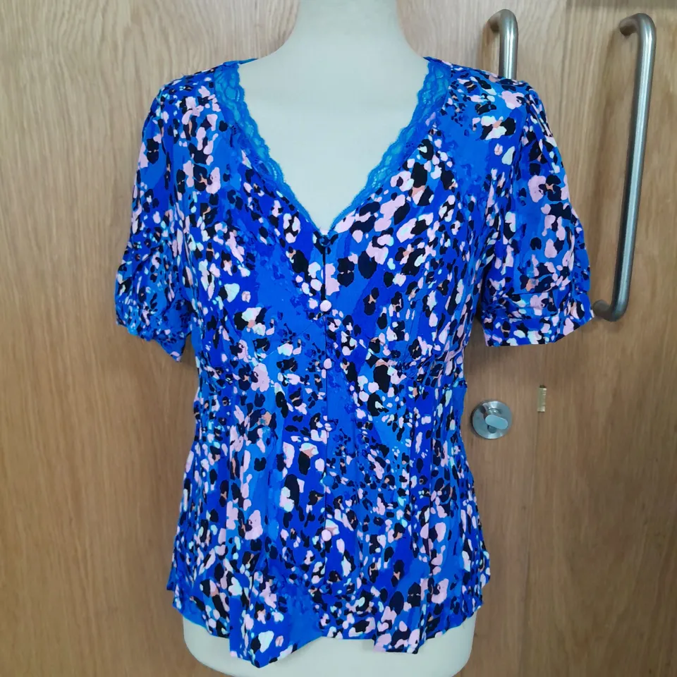 MONSOON LACE TRIM V NECK SHIRT IN TEAL FLORAL SIZE M  RRP £45