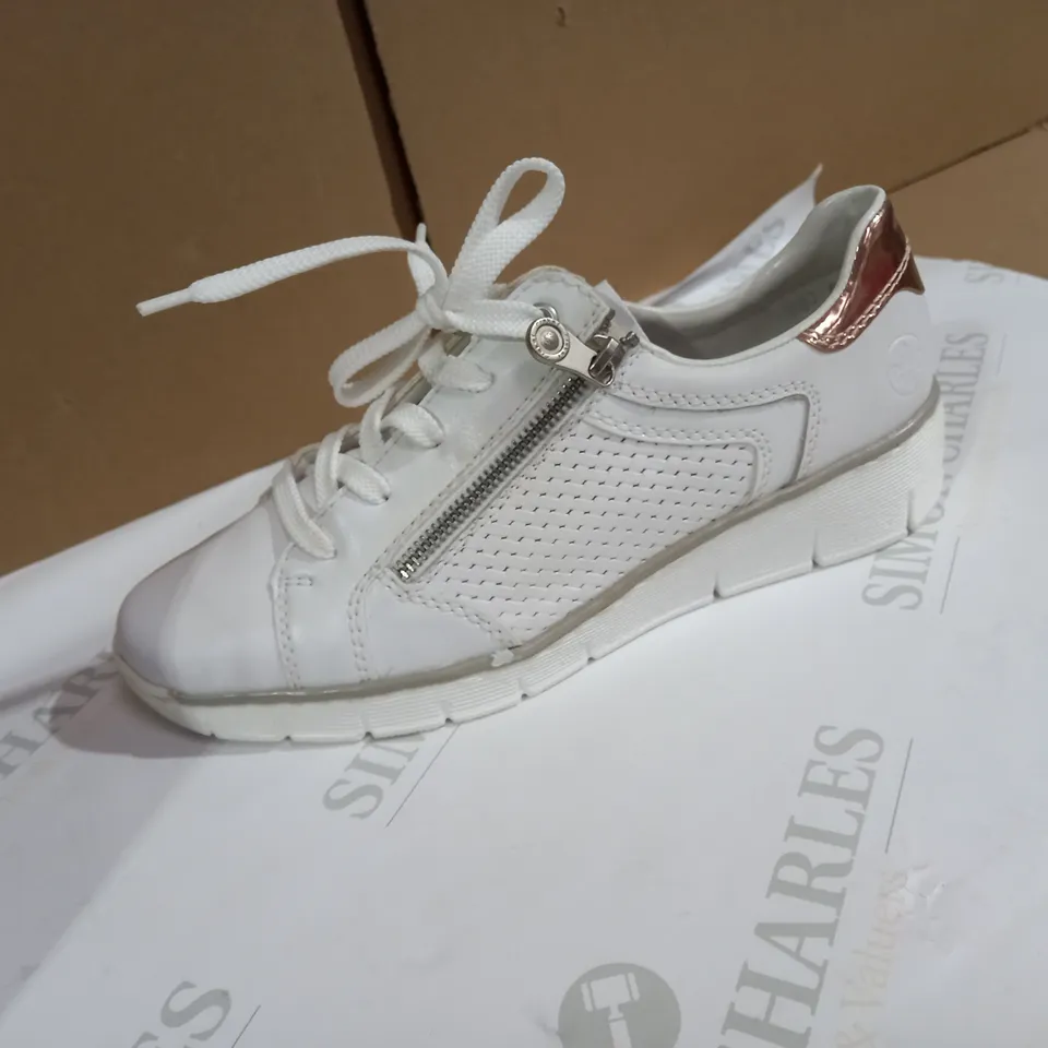 RIEKER WHITE SHOES SIZE 6.5