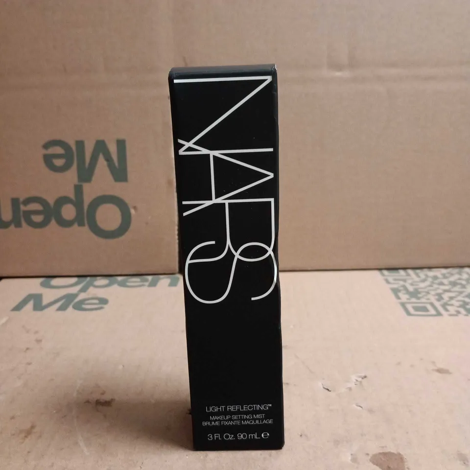 NARS LIGHT REFLECTING MAKEUP SETTING MIST – 90 ML