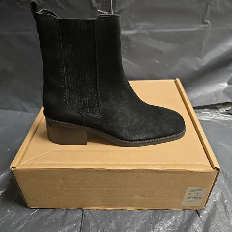 HOBBS LONDON FRAN ANKLE BOOT - BLACK SUEDE, UK 6