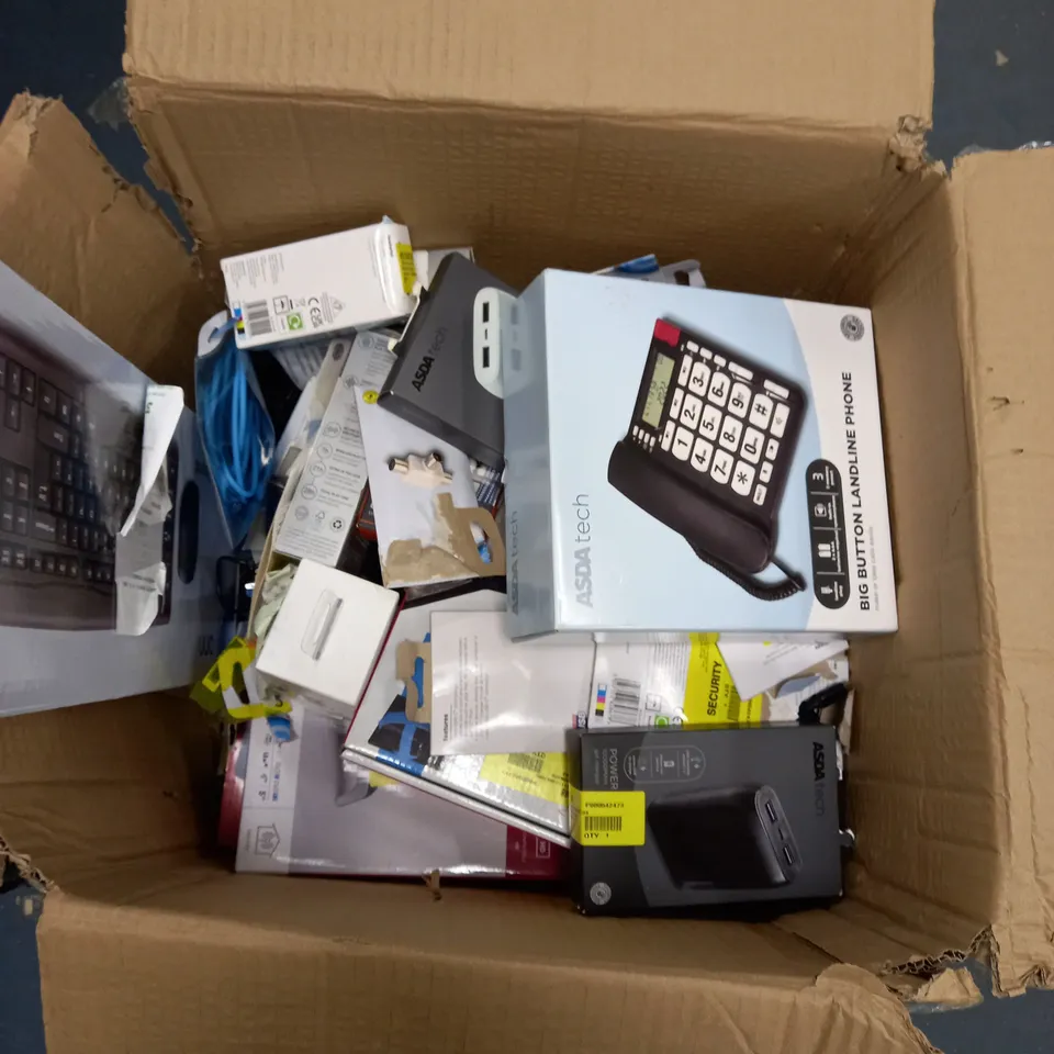 LOT OF APPROX 20 ASSORTED ELECTRICAL ITEMS TO INCLUDE EAR BUDS, CD BOOMBOX, HOME WIFI CAMERA ETC