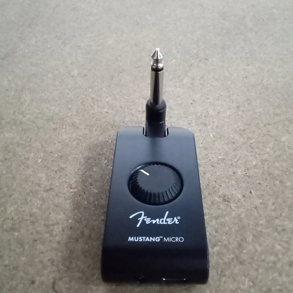 BOXED FENDER MUSTANG MICRO GUITAR AMP 