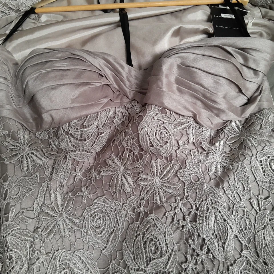 MASCARA LACE DETAIL DRESS AND SHOULDER JACKET IN GREY/SILVER - 18/46 