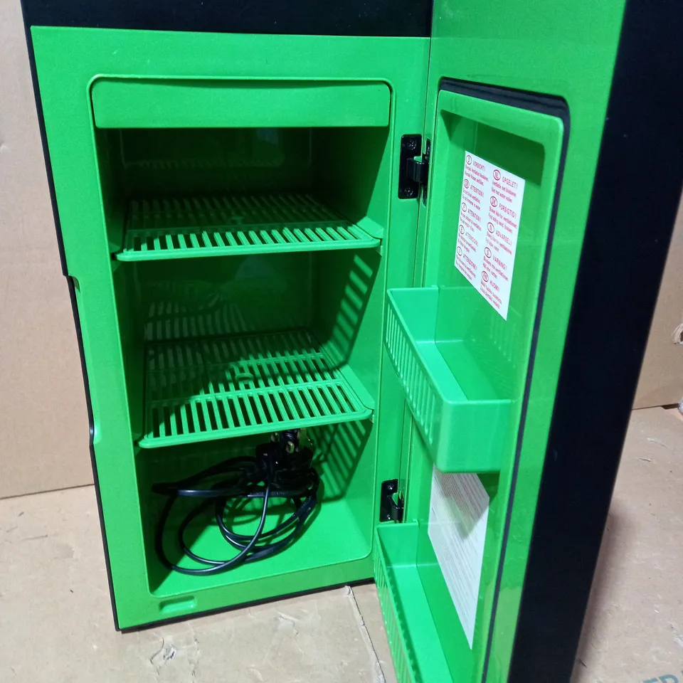 UKONIC XBOX SERIES X REPLICA MINI FRIDGE