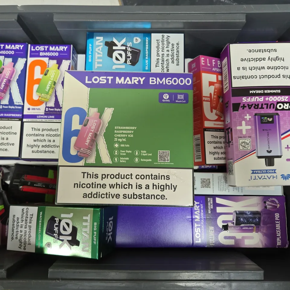 APPROXIMATELY 21 ASSORTED E-CIGARETTE & VAPING ITEMS IN VARIOUS BRANDS TO INCLUDE HAYATI, LOST MARY, ELFBAR, ETC - COLLECTION ONLY
