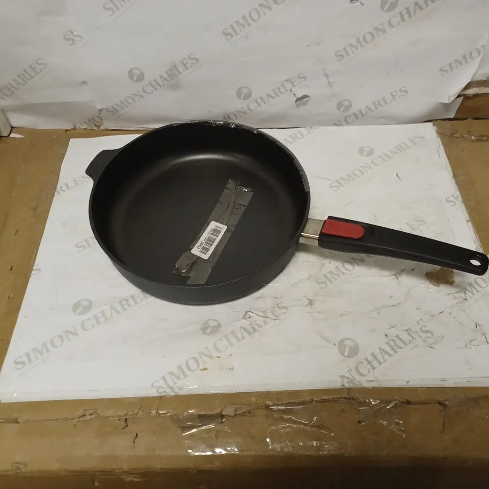 WOLL DIAMOND LIGHT FRYING PAN 