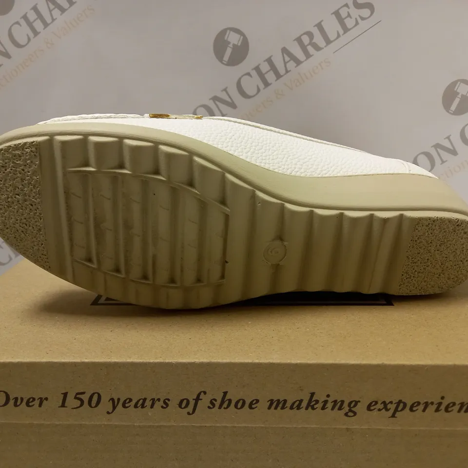 BOXED PAIR OF CUSHION WALK LOAFERS, WHITE - SIZE 6