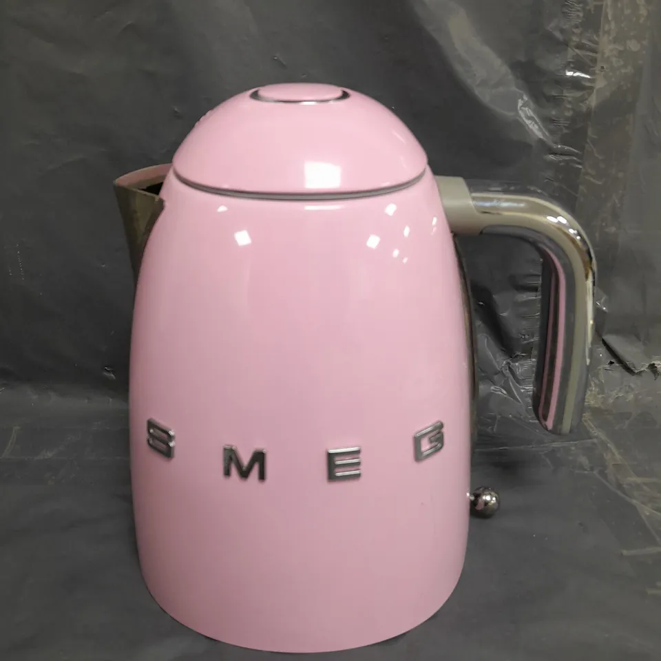 SMEG KLF11 KETTLE - PINK RRP £149.99