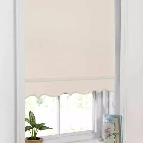PLAIN SCALLOPED ROLLER BLIND - 60X160CM - CREAM