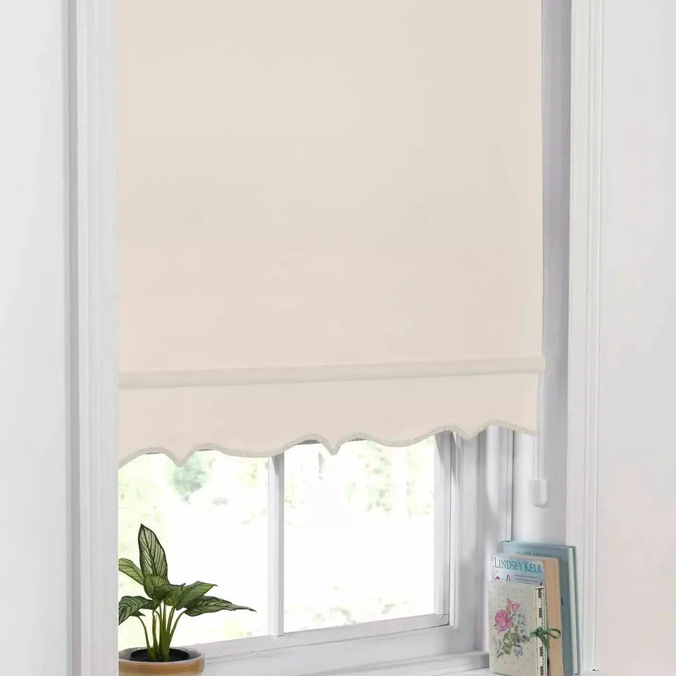 PLAIN SCALLOPED ROLLER BLIND - 60X160CM - CREAM