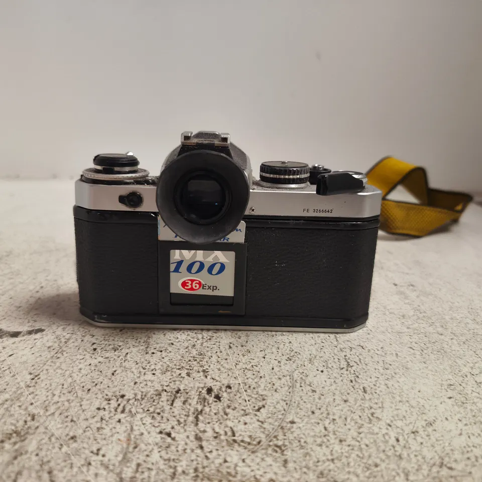 NIKON SLR CAMERA WITH JESSOP BAG AND ACCESSORIES TO INCLUDE TAMRON LENS + NIKON TELECONVERTOR TC - 200 ETC
