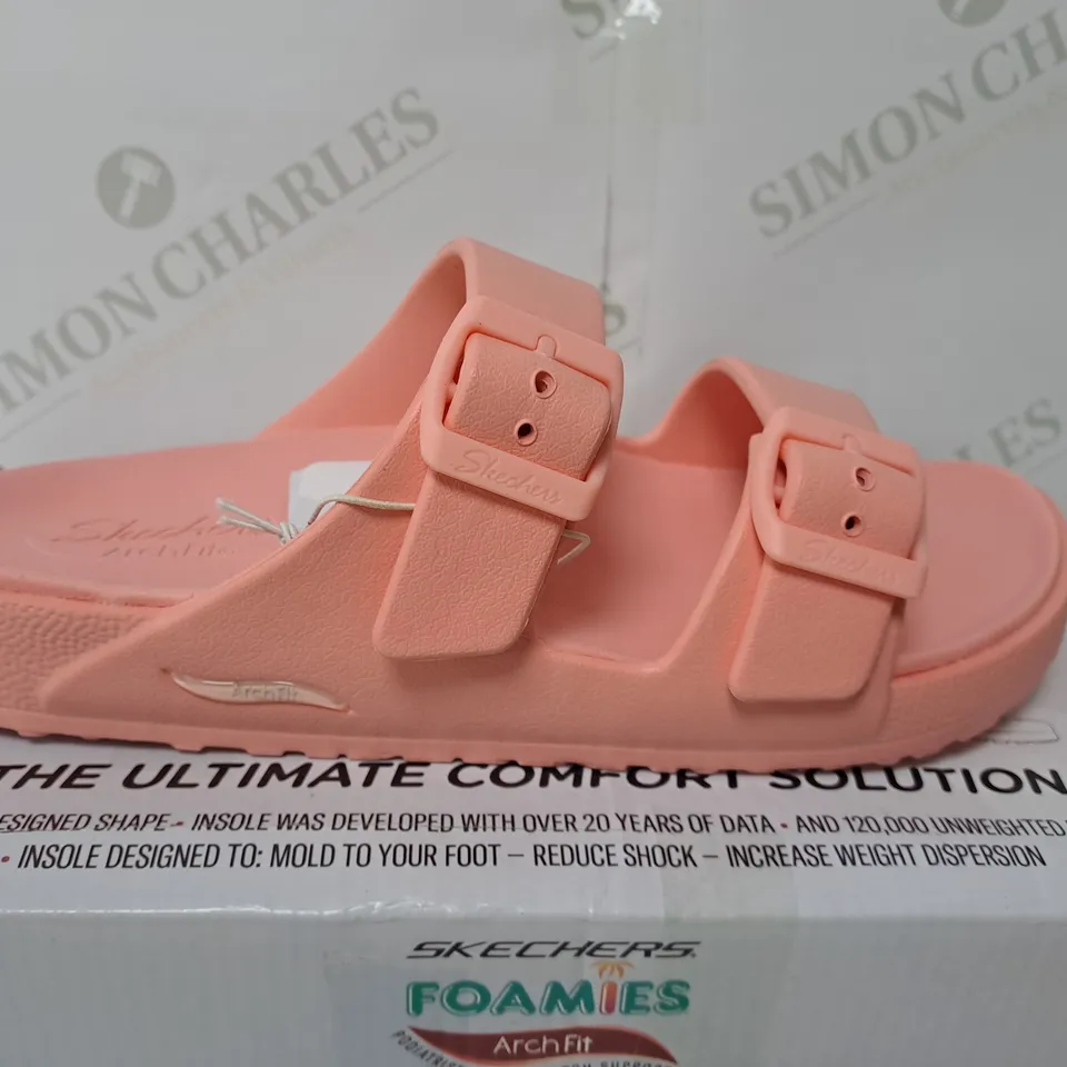 BOXED PINK OPEN TOE SANDALS FOAMIES SIZE 6