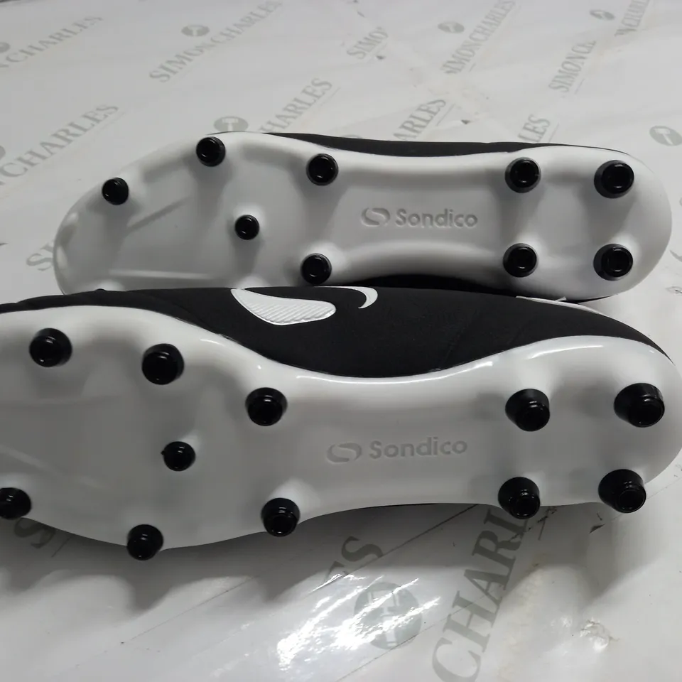 SONDICO BLACK FOOTBALL BOOTS - UK 8