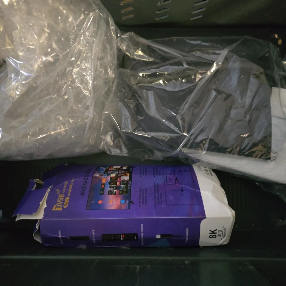 APPROXIMATELY 5 ASSORTED ITEMS TO INCLUDE -  CASIO X-128-WE , PET SPRAY HAIR COMB , MOHAWK LASER  DISTANCE METER ETC