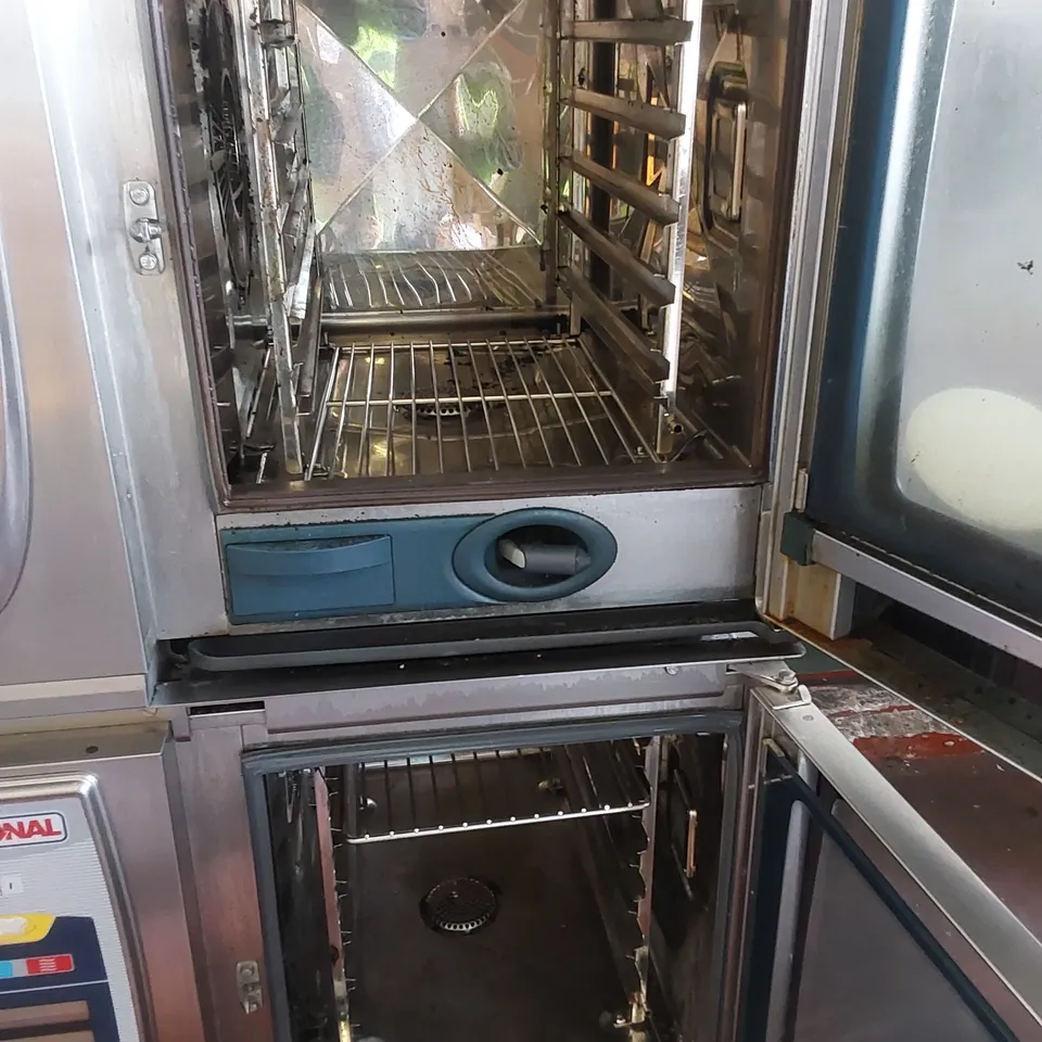 RATIONAL SCC61 DOUBLE COMMERCIAL COMBI OVEN 