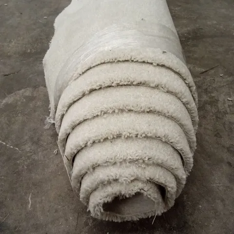 ROLL OF QUALITY DUKE 2147 MOONSTONE CARPET // APPROX SIZE; 1.8 x 4m