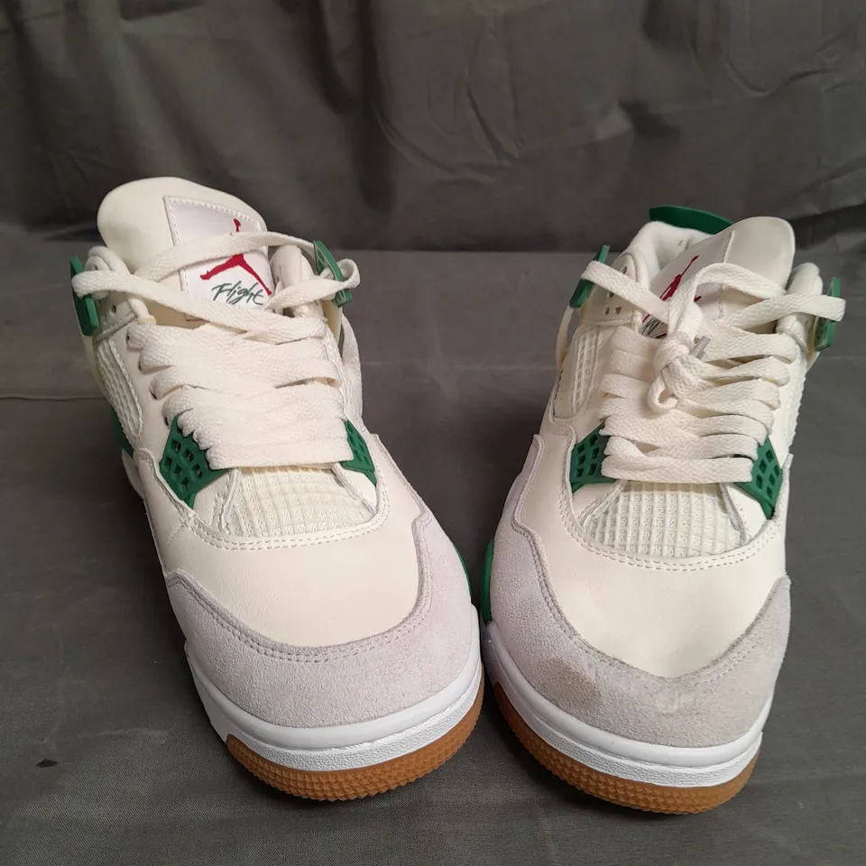 PAIR OF NIKE SB FLIGHT SHOES SIZE 7.5