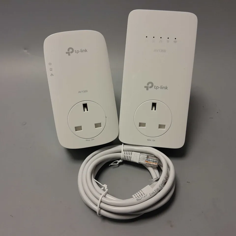 BOXED TP-LINK PASSTHROUGH POWERLINE WI-FI EXTENDER