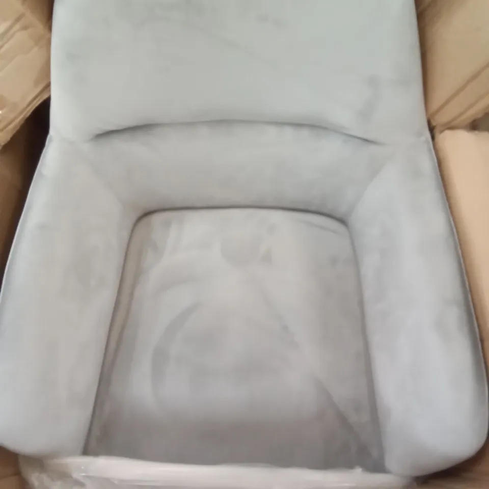 BOXED LSR19118 SILVER VELVET BAR STOOL