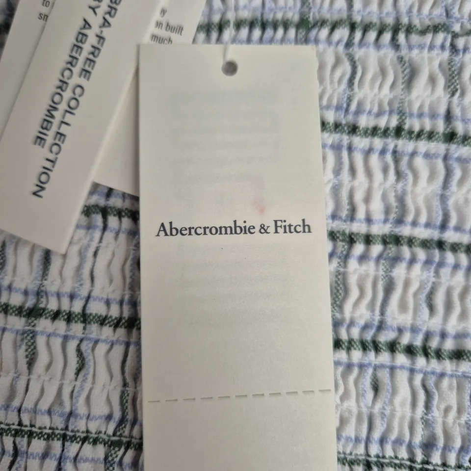 ABERCROMBIE & FITCH WOMEN'S CHECKERED BUTTON-FRONT HALTER TOP – MEDIUM