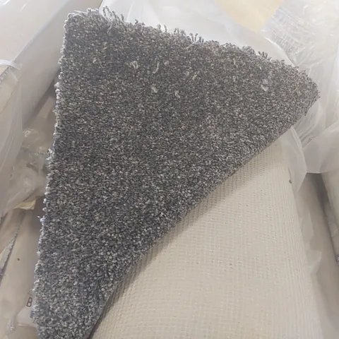 ROLL OF QUALITY HERITAGE EXQUISITE CARPET - APPROXIMATELY 3 x 5m