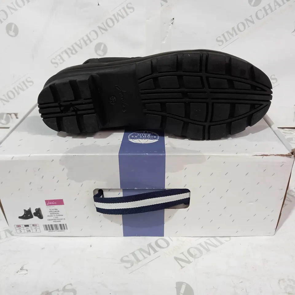 BOXED PAIR OF JOULES WELLIBOBS IN BLACK W. DOG DESIGNS UK SIZE 5