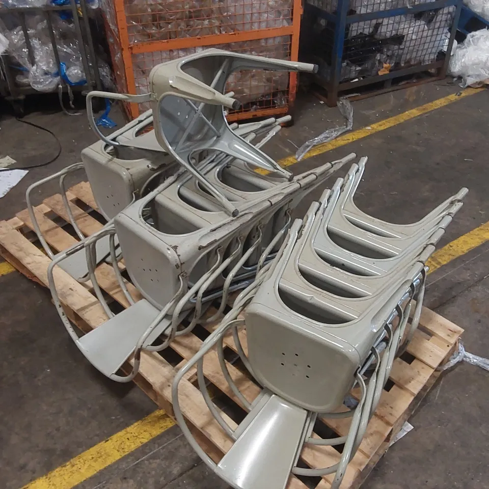 PALLET CONTAINING APPROXIMATELY 15x METAL RESTAURANT CHAIRS
