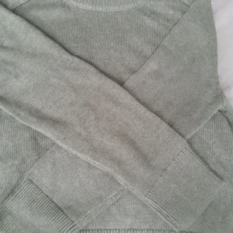 ABERCROMBIE & FITCH LONG SLEEVE JUMPER IN GREEN SIZE SMALL