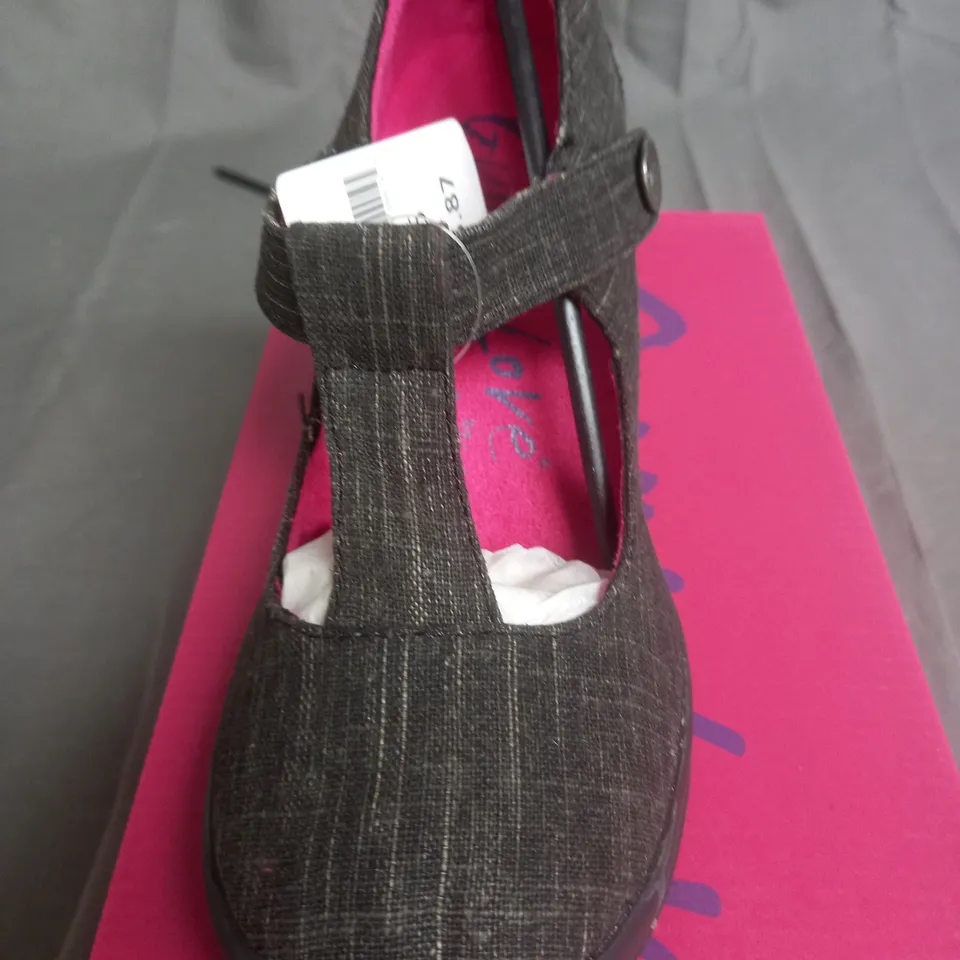 BOX OF APPROXIMATELY 12 BLACK  GUPPY LOVE BY BLOWFISH SHOES IN VARIOUS SIZES 