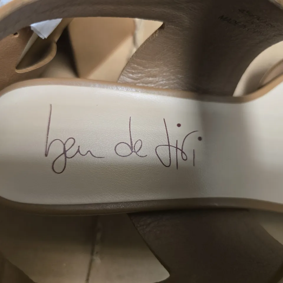 BEN DI LISI TAN LEATHER SANDALS WITH TWO WIDE STRAPS, UK 6