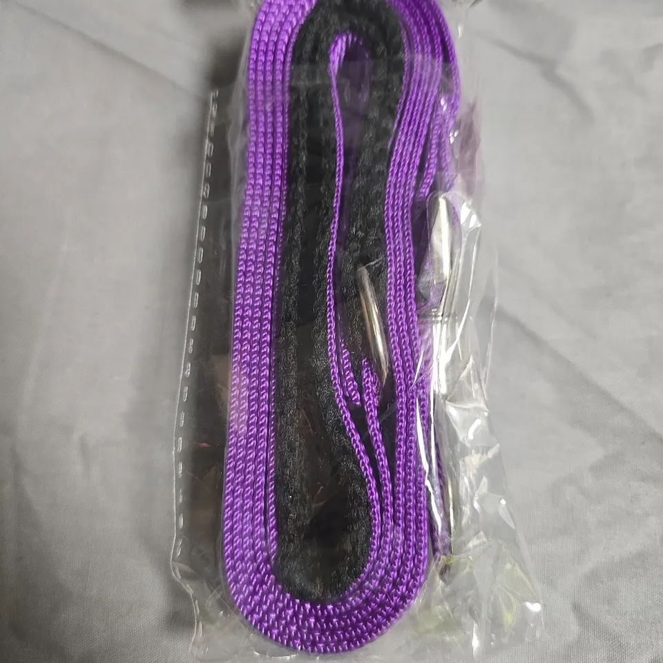 APPROXIMATELY 15 PURPLE DOG LEAD WITH METAL CLIP – NO BRAND NAME