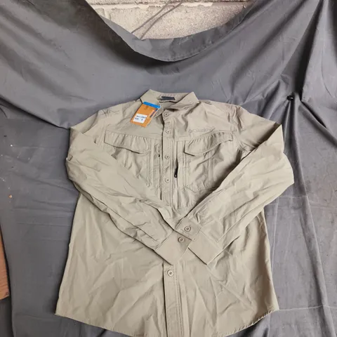 COLUMBIA TITANIUM SHIRT – MEN'S KHAKI LONG-SLEEVE BUTTON-DOWN (SIZE S)