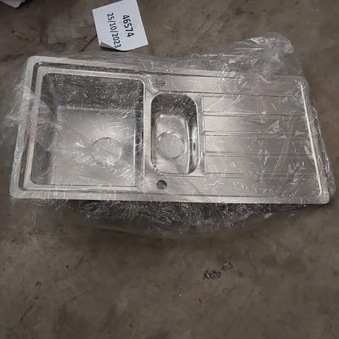PACKAGED STAINLESS STEEL KITCHEN SINK WITH DRAINAGE BOARD