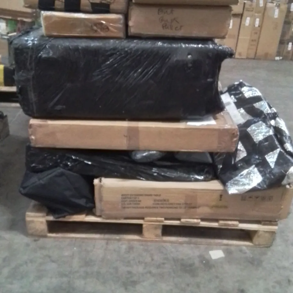 PALLET CONTAINING VARIOUS ASSORTED HOUSEHOLD ITEMS TO INCLUDE SUITCASES,SHELFS,HANG AIR DRYING RACKS ETC