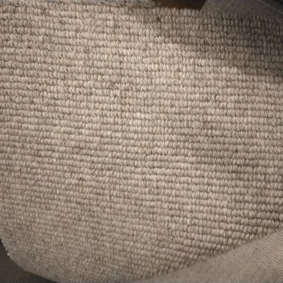 ROLL OF BEACHCOMBER STRAND SHINGLE GREY CARPET 4M X 22.95M 