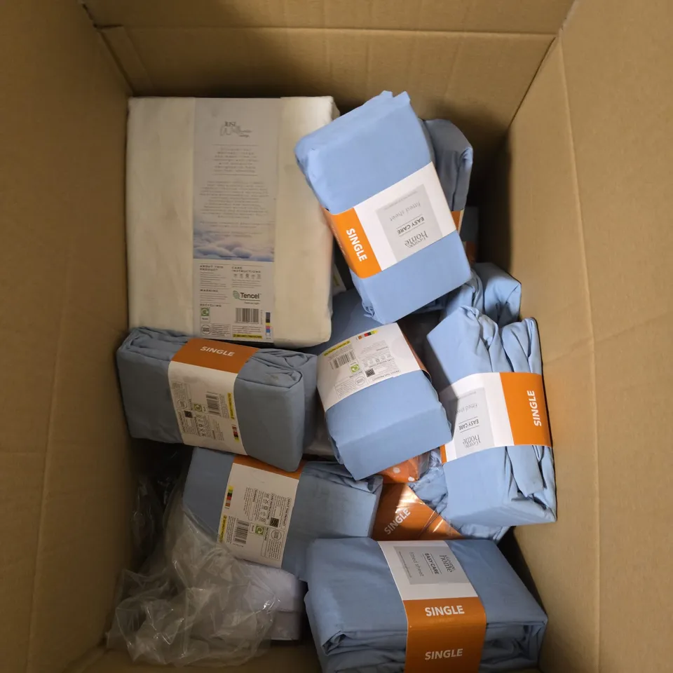 APPROXIMATELY 20 ASSORTED DUVET SETS AND FITTED SHEETS
