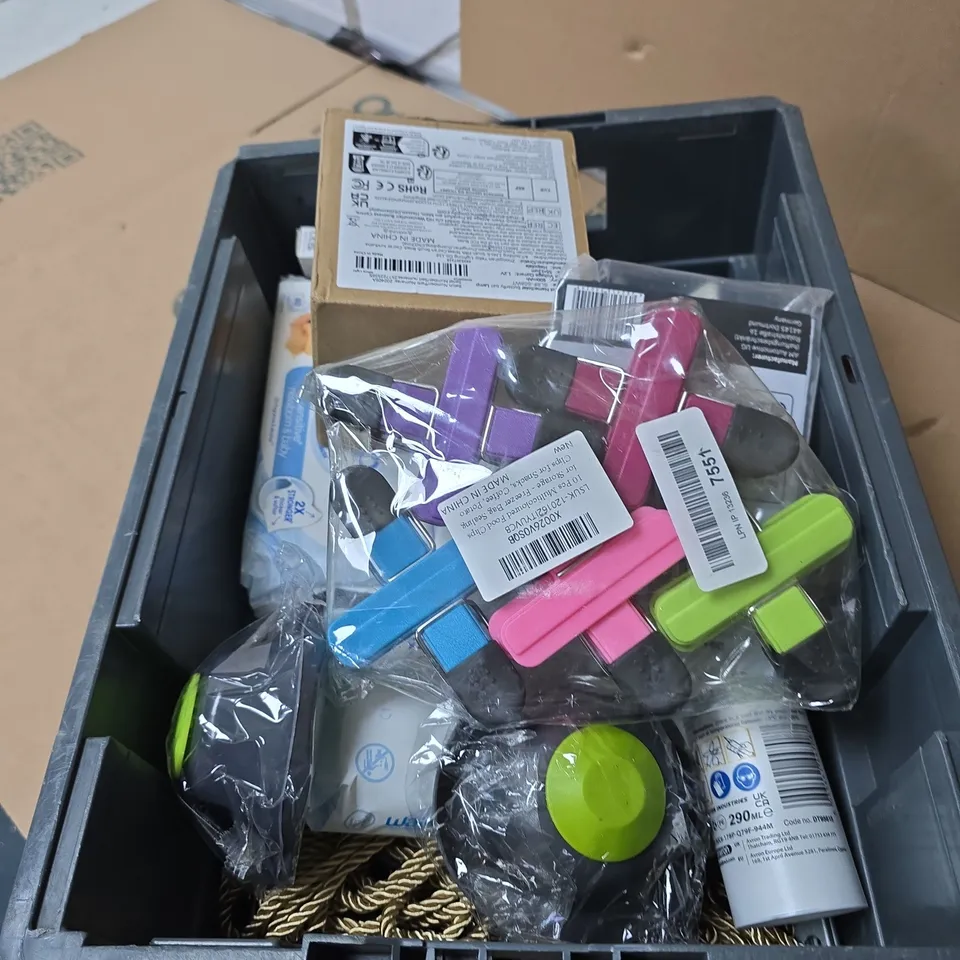 APPROXIMATELY 15 ASSORTED HOUSEHOLD ITEMS INCLUDING NO NEED FOR NAILS , WATER WIPES AND ASSORTED PLASTIC PEGS