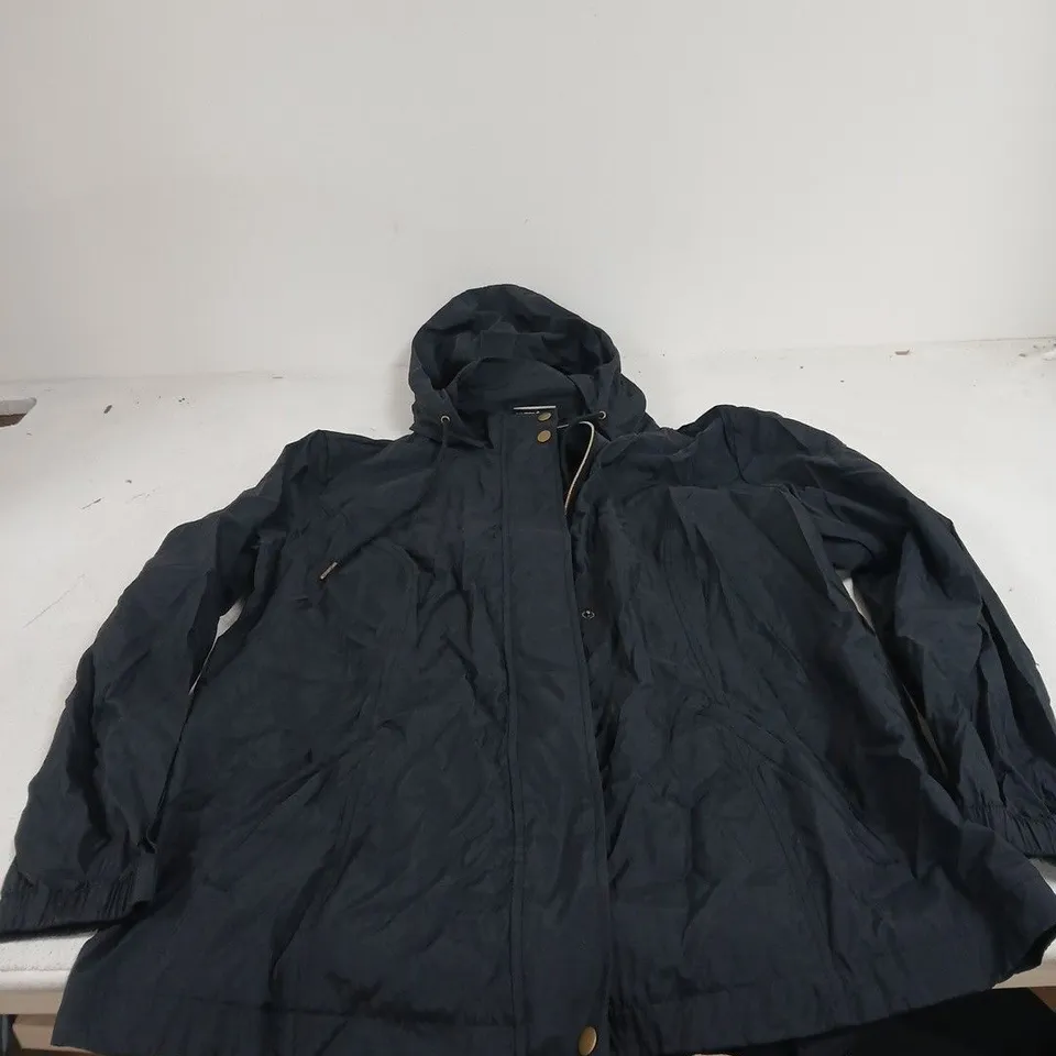 BON PRIX BLACK JACKET SIZE 20