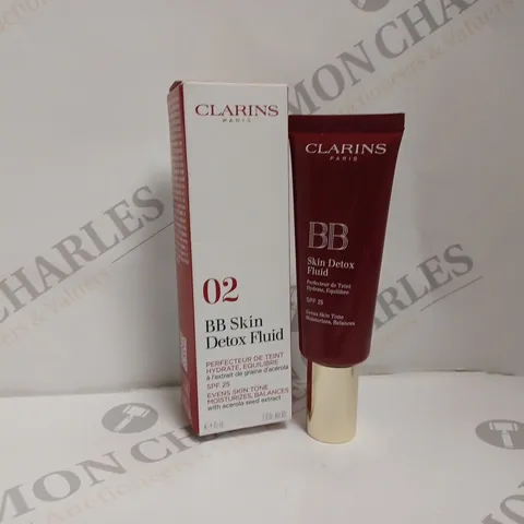 BOXED CLARINS 02 BB SKIN DETOX FLUID - 45ML
