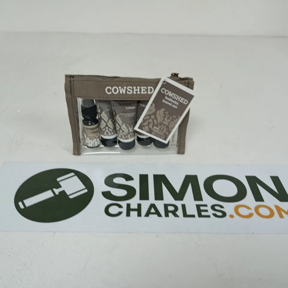 COWSHED BULLOCKS TRAVEL SET