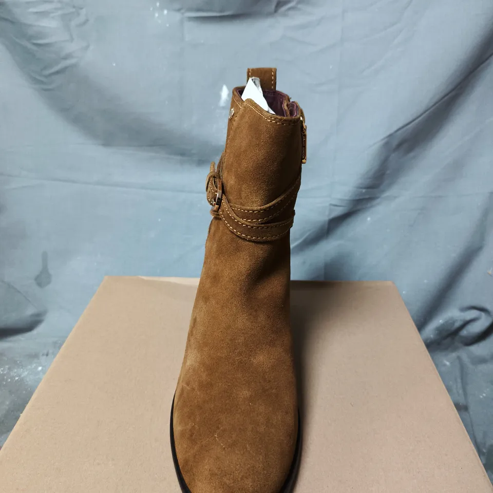 BOXED PAIR OF RADLEY BROWN SUEDE ANKLE BOOT WITH BUCKLE STRAP – SIZE 6