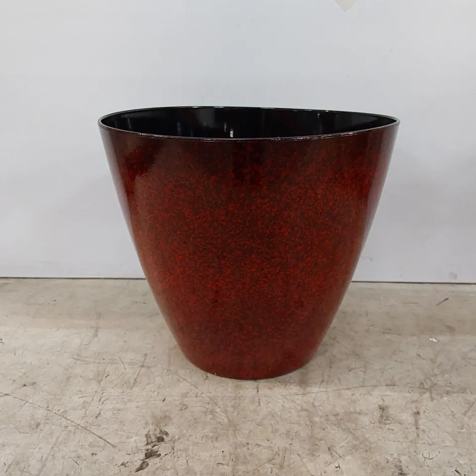 BOXED 30CM ALEXAUNDREA FUSION PLANTER IN CHERRY RED (1 BOX)