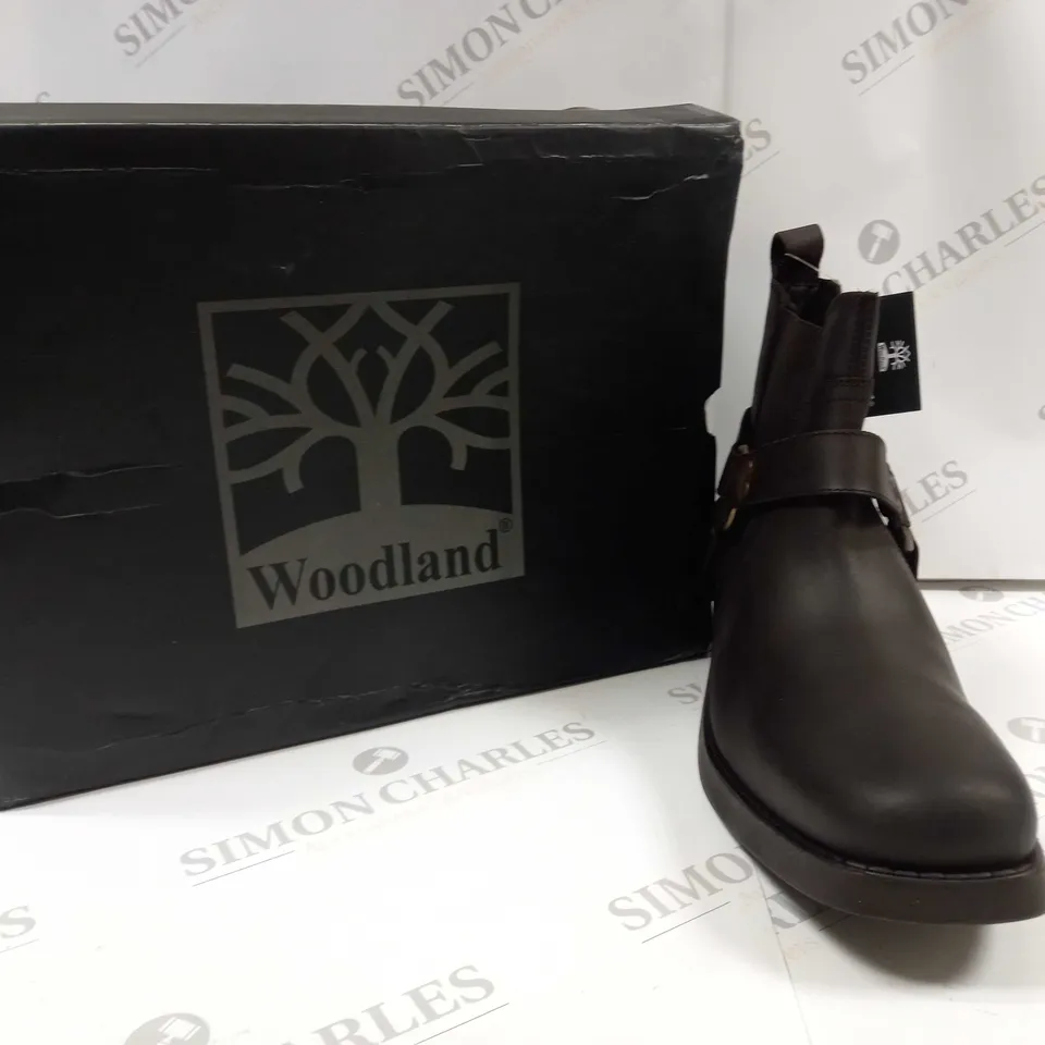 BOXED PAIR OF WOODLAND M486B LOW HARLEY GUSSET HARNESS BOOTS UK SIZE 9