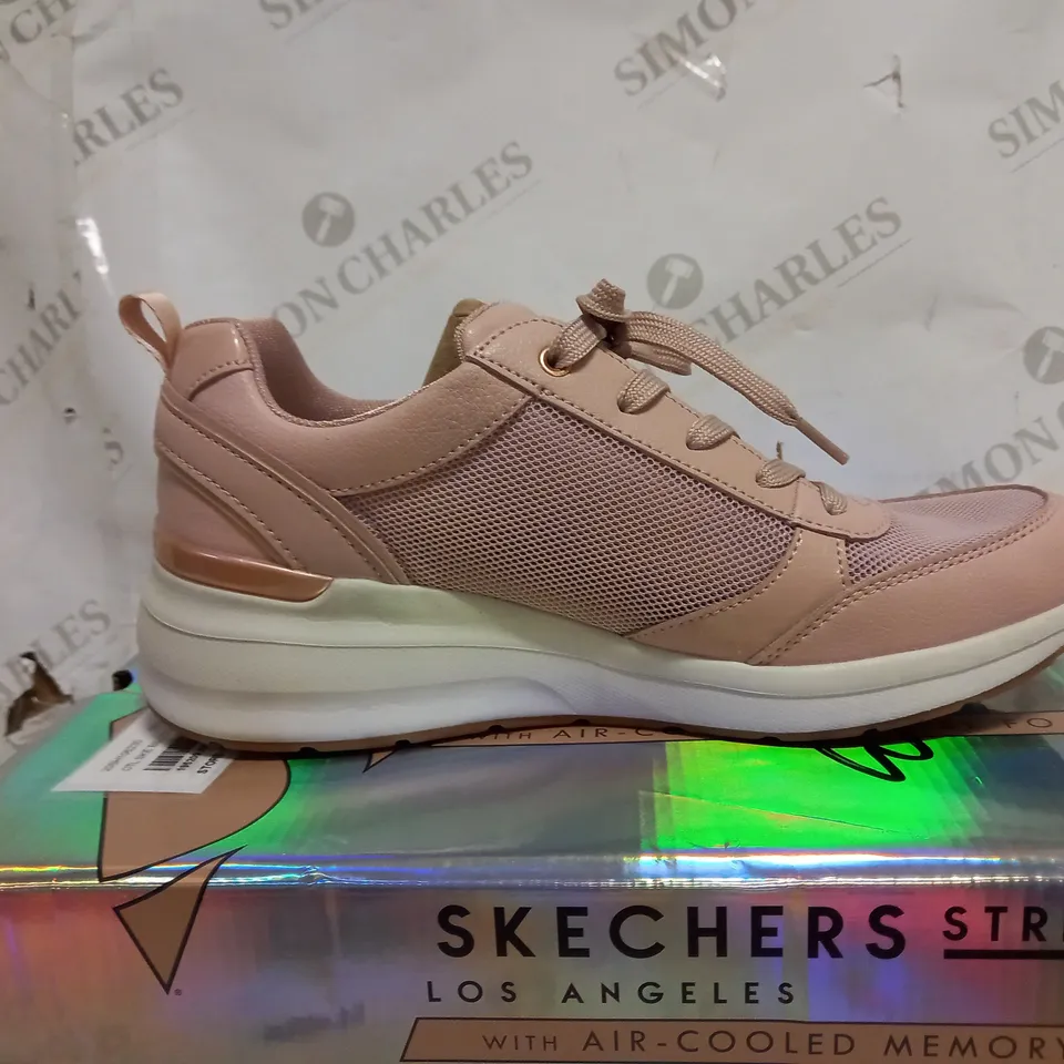 OUTLET SKECHERS BILLION HOT DAYS WEDGE TRAINER