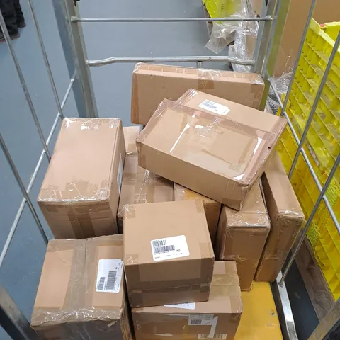 CAGE OF APPROXIMATELY 13 ASSORTED ITEMS TO INCLUDE THROWS, PRE LIT CROWN AND ICE PACKS 