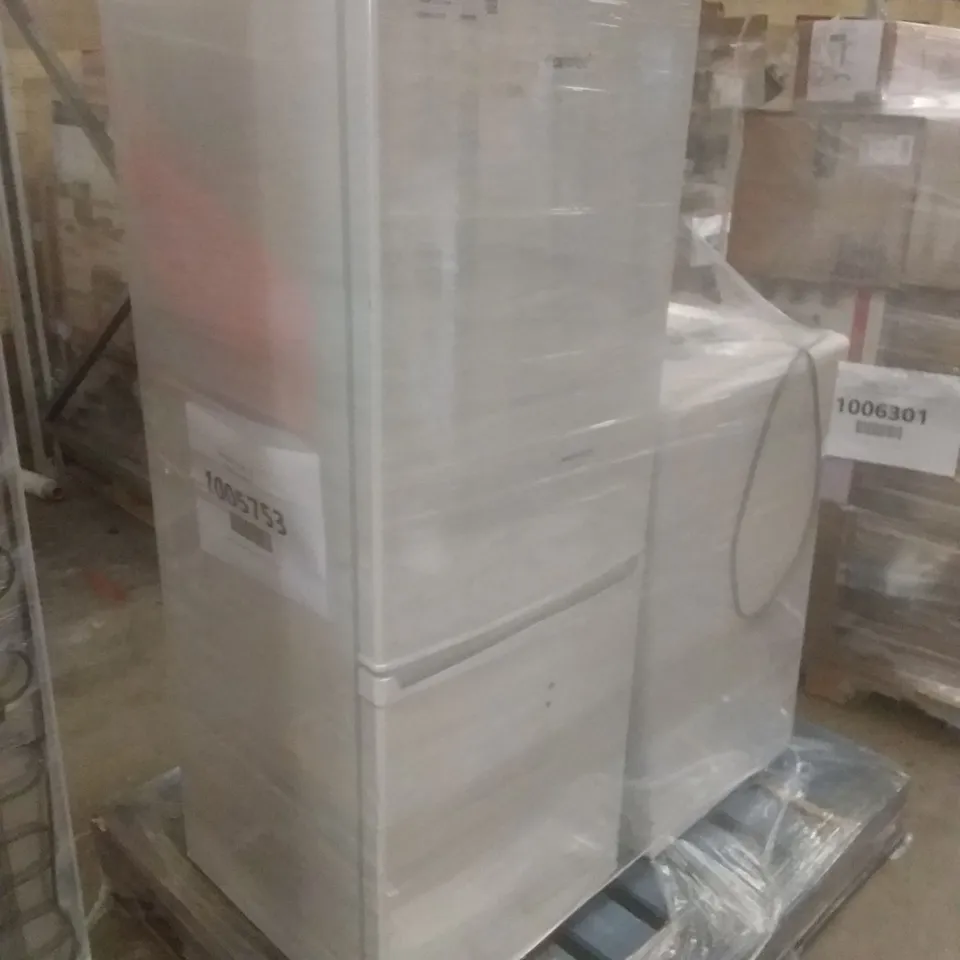 CANDY SMART PRO FREESTANDING WASHING MACHINE AND COMFEE FRIDGE FREEZER FREESTANDING 170L WHITE