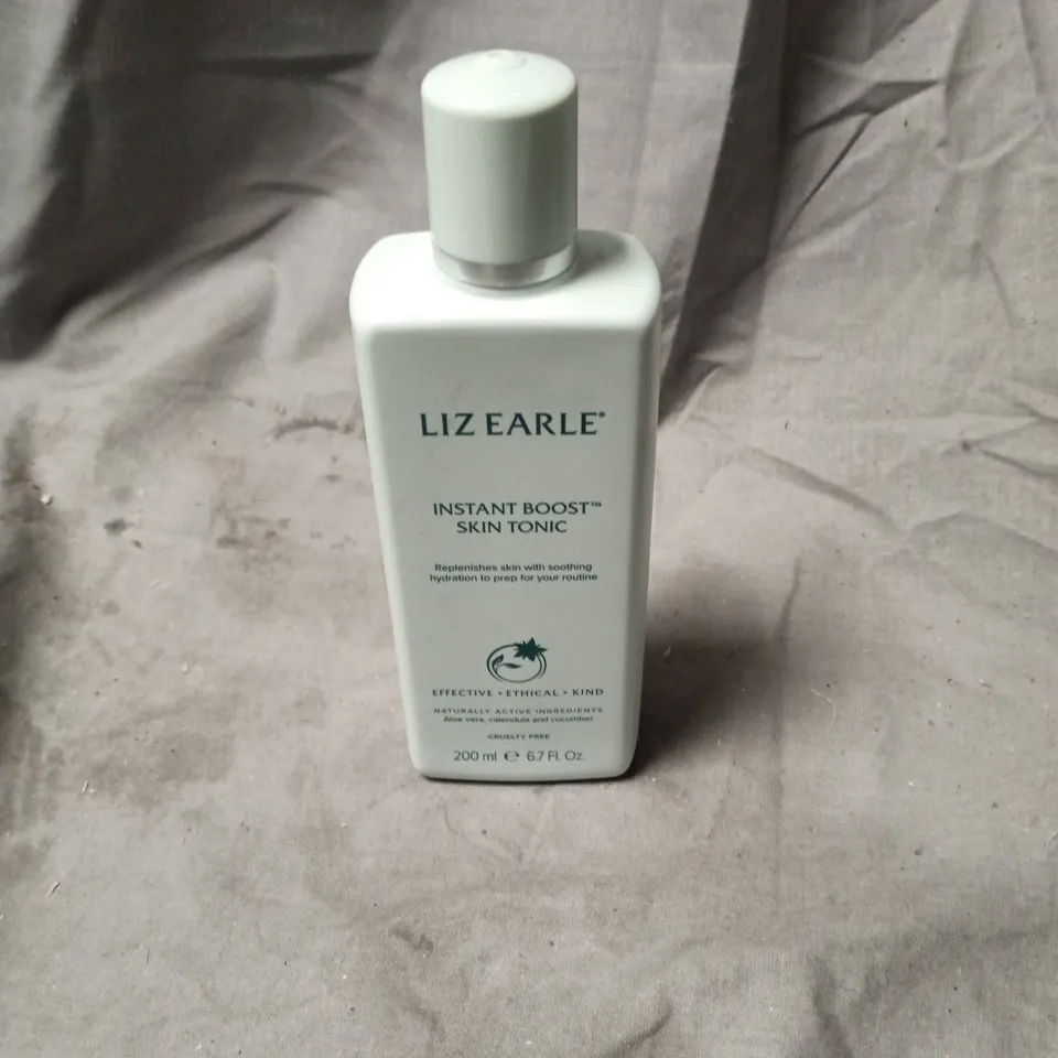 LIZ EARLE INSTANT BOOST SKIN TONIC, 200 ML