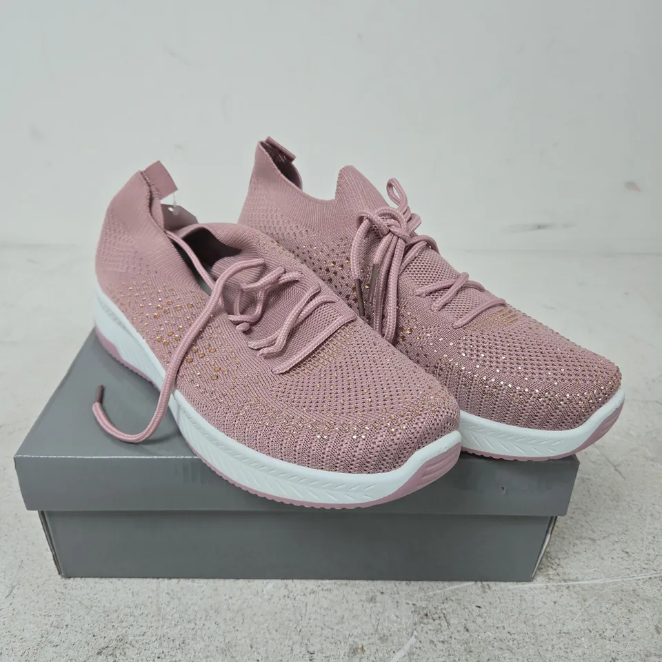 URBAN JACKS CALYPSO PINK KNIT TRAINERS – UK 8
